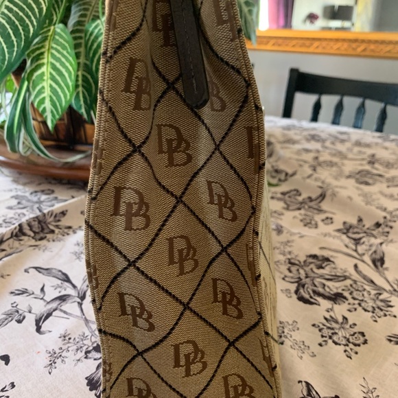 Dooney & Bourke Tan and brown canvas tote medium - Picture 8 of 14